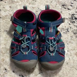 Keen girls sandals size 2